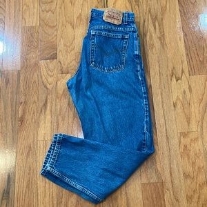 Levi’s 550 Size 12 Short Relaxed Fit Tapered Leg 100% cotton Blue Woman zip fly